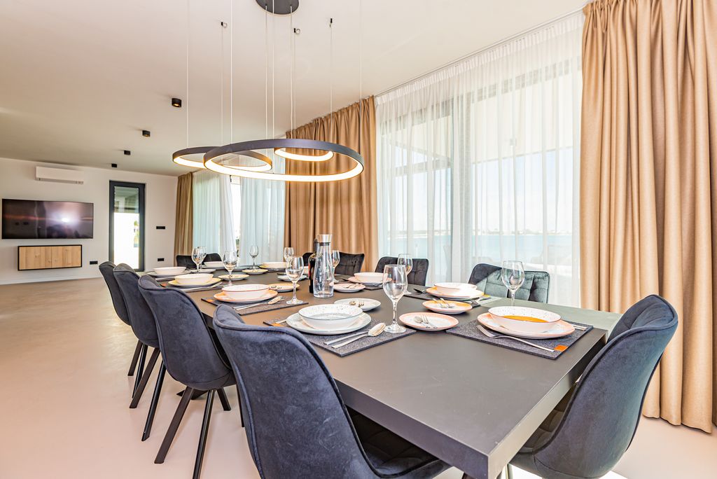 Villa Vista Adriatica Dalmatia Coast Olivers Travels 4