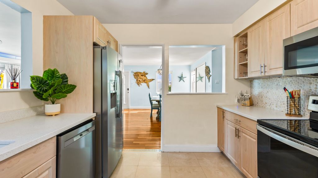 Salty Cottage Daytona Beach Olivers Travels 5