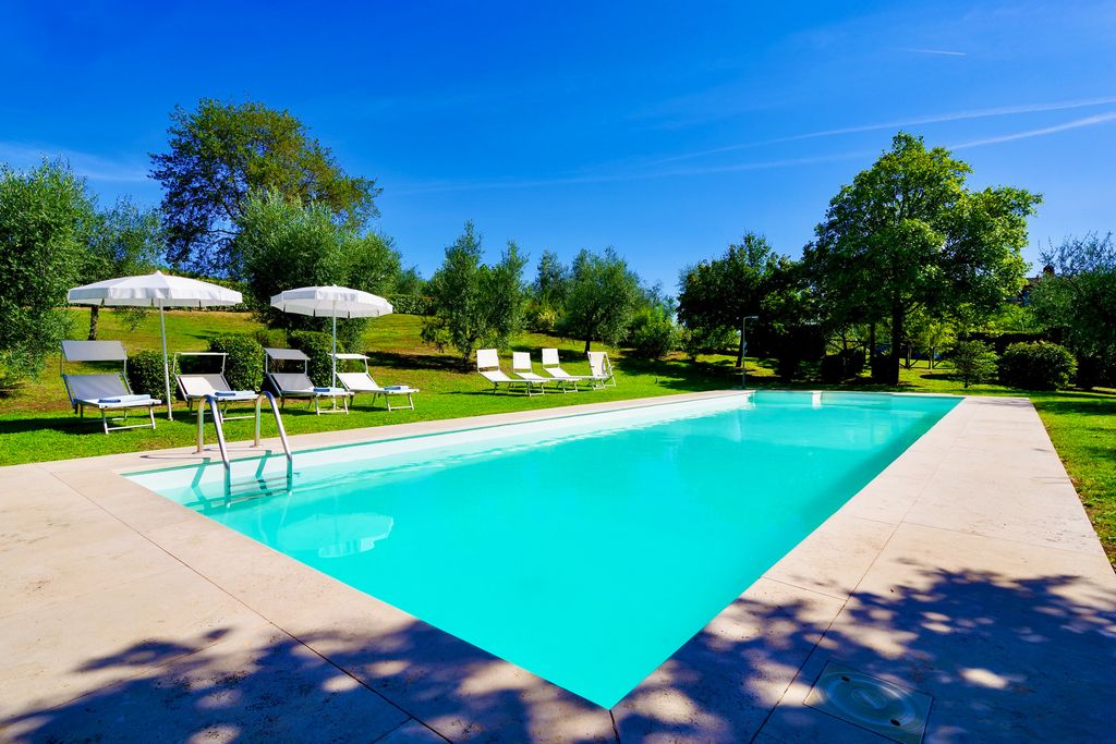Villa Lusso Tuscany Olivers Travels 6