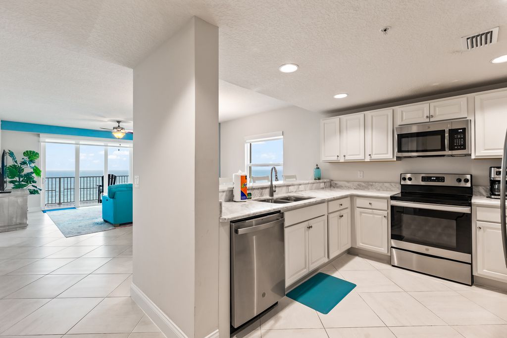 Palm Pearl Daytona Beach Olivers Travels 4