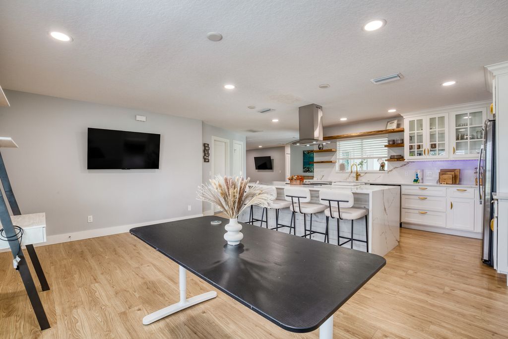 Wandering Waves Daytona Bach Olivers Travels 3