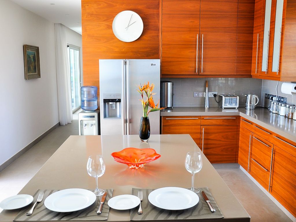 Lalique Larnaca Olivers Travels 5