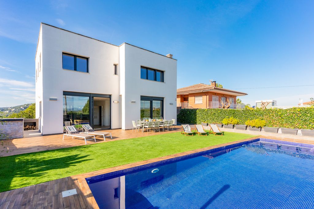 Villa Vora Sitges SH OliversTravels 1