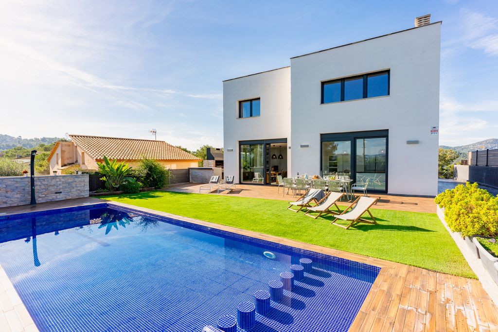 Villa Vora Sitges SH OliversTravels 2