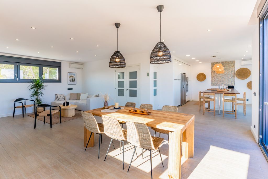 Villa Vora Sitges SH OliversTravels 3