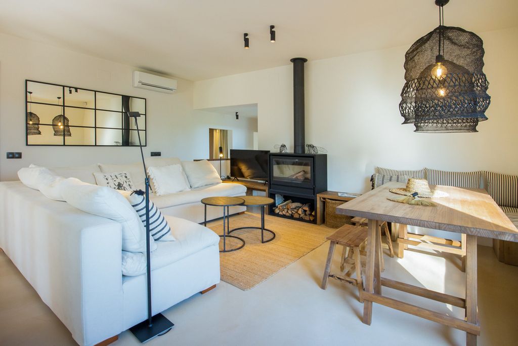 Villa Can Sidos Sitges Hills OliversTravels 9