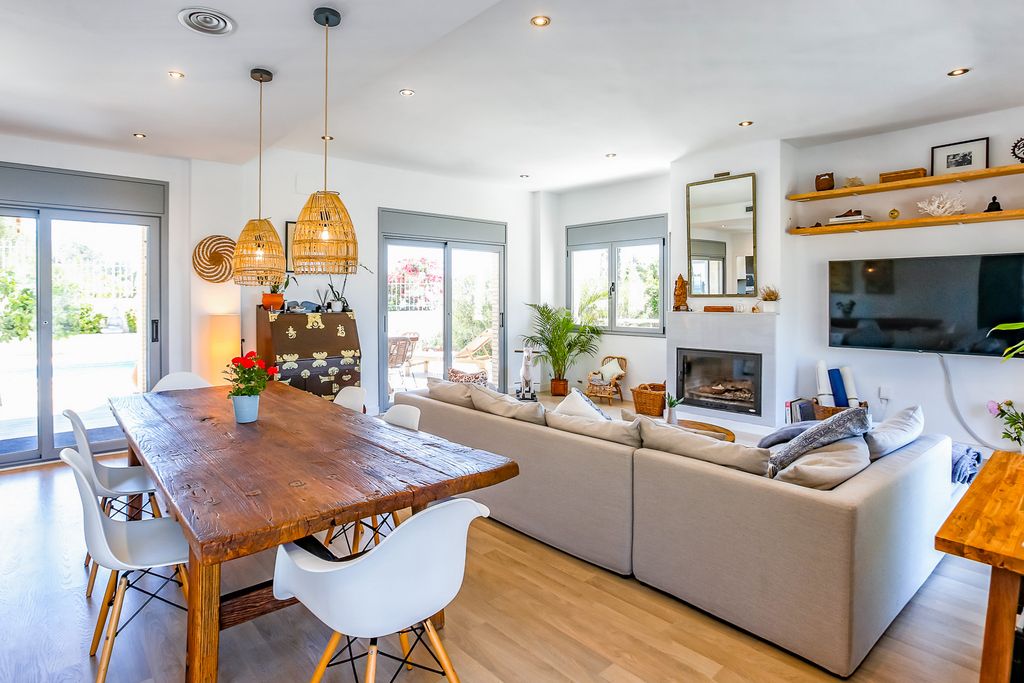 Villa Marisol I Sitges Olivers Travels 3