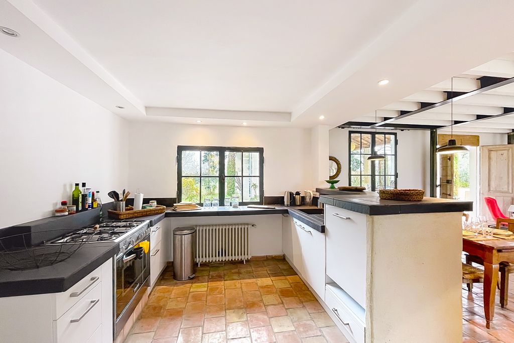 Maison Nou Nou CH Olivers Travels 5