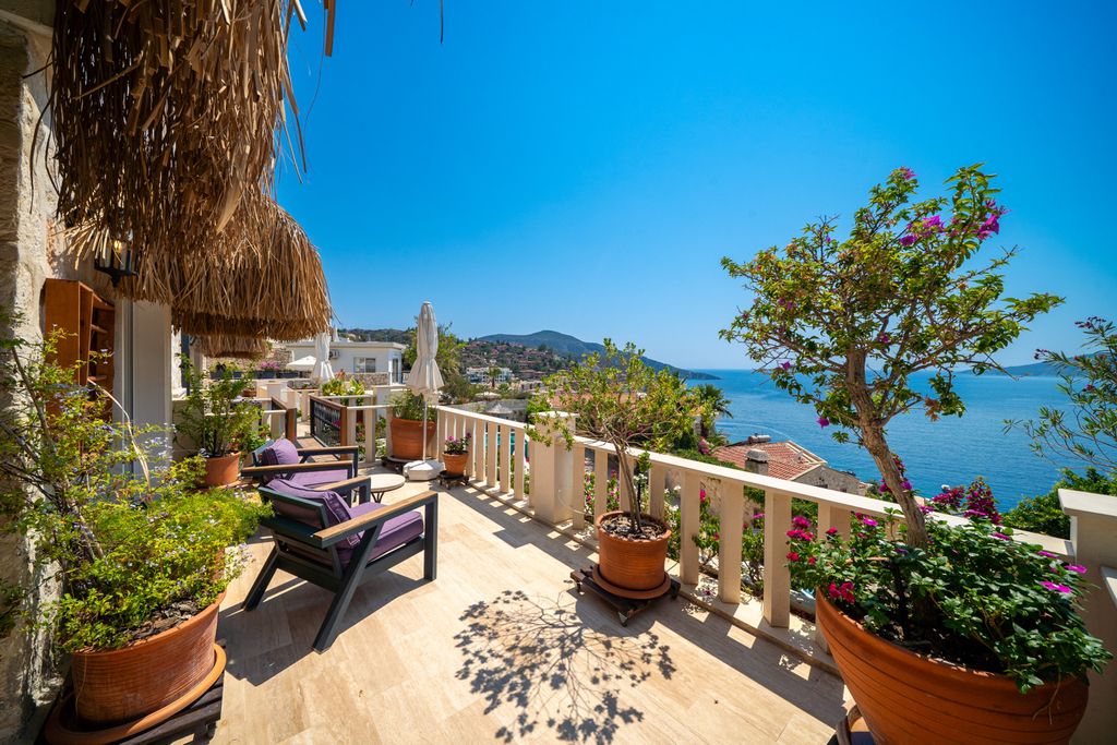 Villa Izneck Kalkan OliversTravels 3