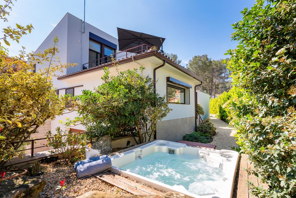 Villa Bol Bol SH Olivers Travels 3