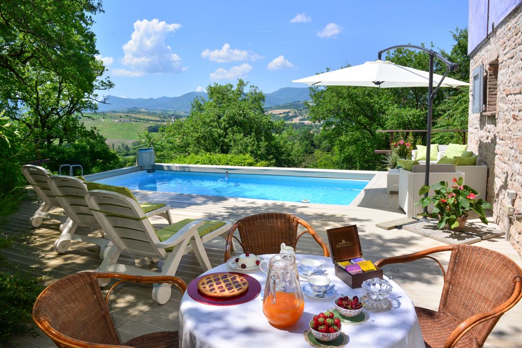 Chiesa Amaro Le Marche Olivers Travel1