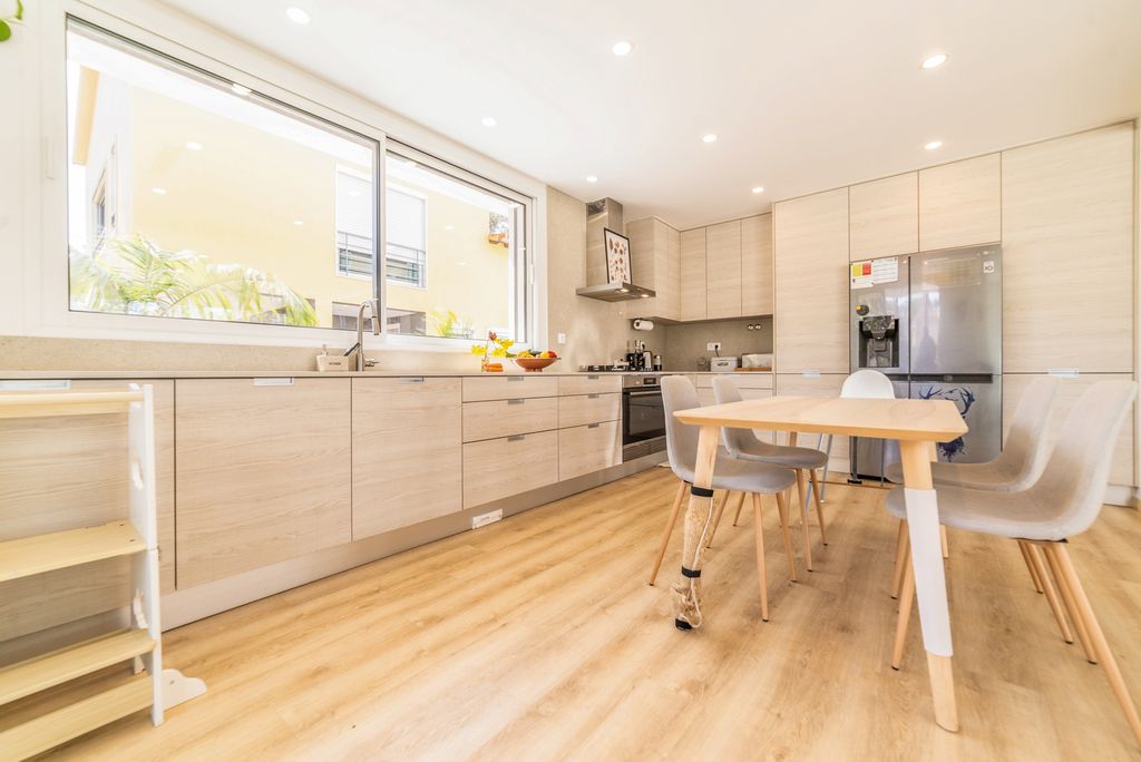 Villa Praia Pine Lisbon Coast Olivers Travels 4