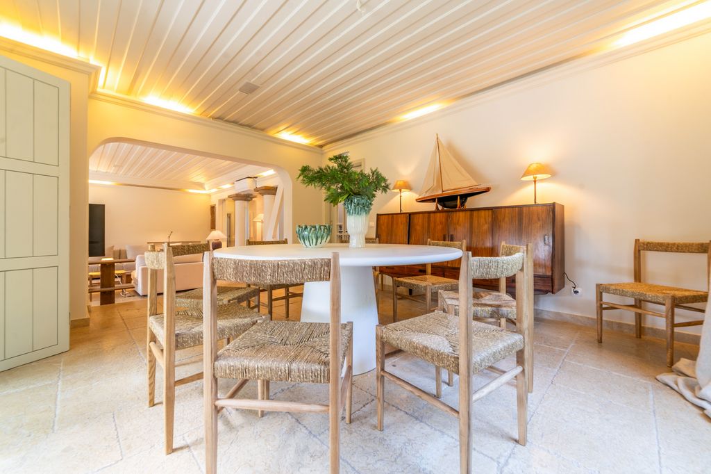 Casa Dos Vinhedos Lisbon Coast Olivers Travels 5