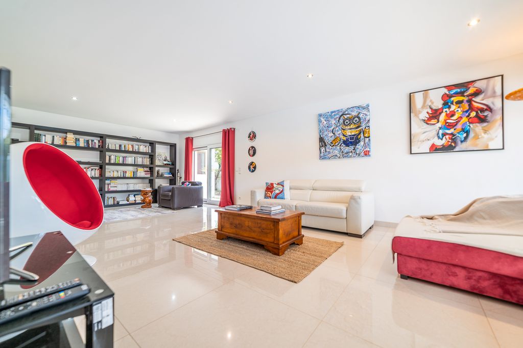 Casa Solara Aroeira Olivers Travels 3