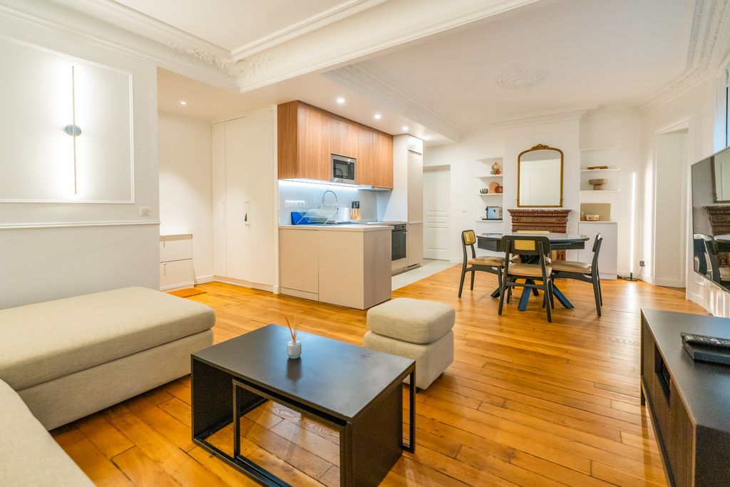 La Belle Volantaires Paris Region OliversTravels 1