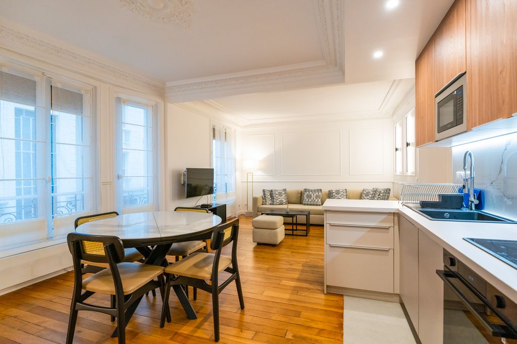 La Belle Volantaires Paris Region OliversTravels 4