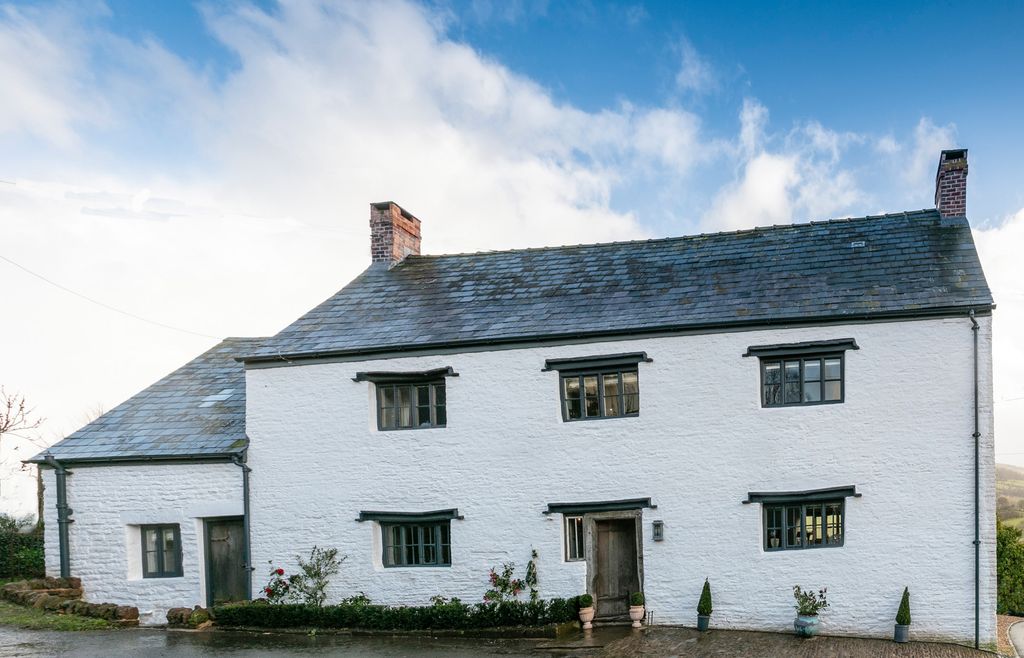 Little Manor Wales Olivers Travels 1