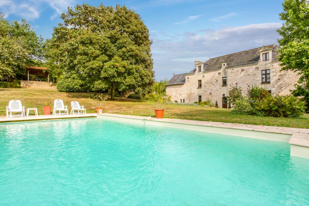 Manoir Levesque Loire Olivers Travels7