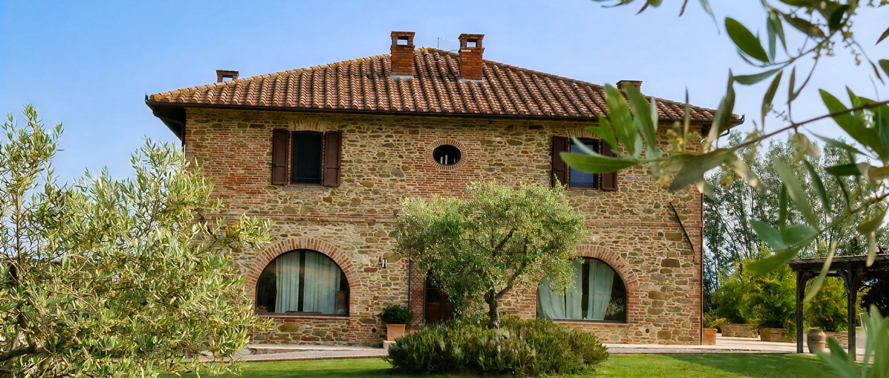 001 portrait panicale central italy olivers travels desktop center