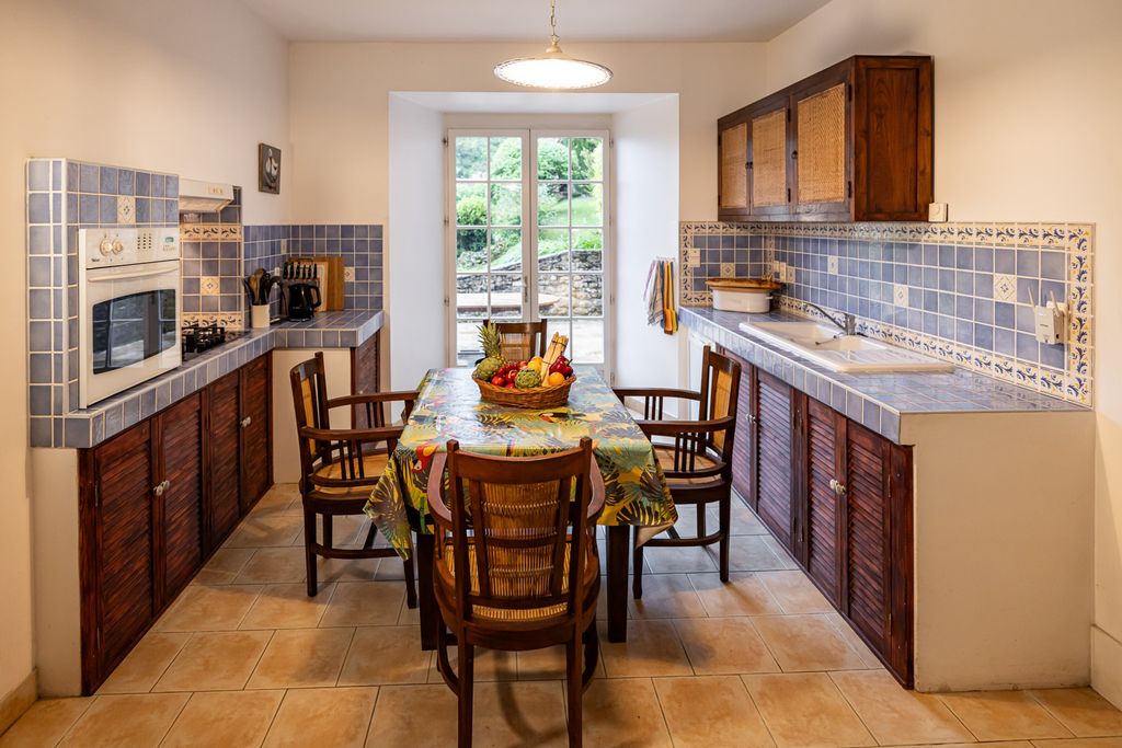 Chateaux Des Rameaux France OliversTravels 5