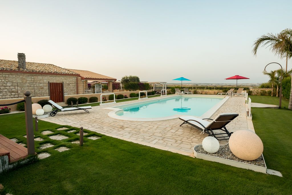 Villa Pavone Sicily OliversTravels 1