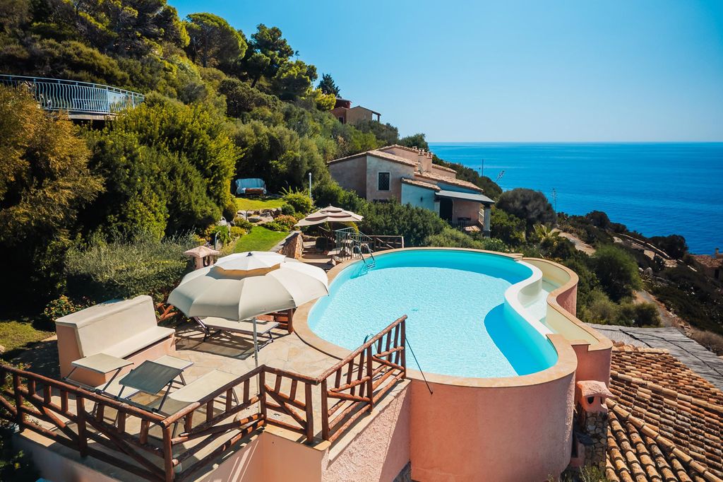 Villa Noa Mare Sardinia OliversTravels 1