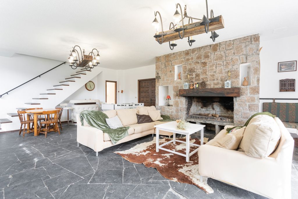 Villa A Coruna Galicia OliversTravels 3