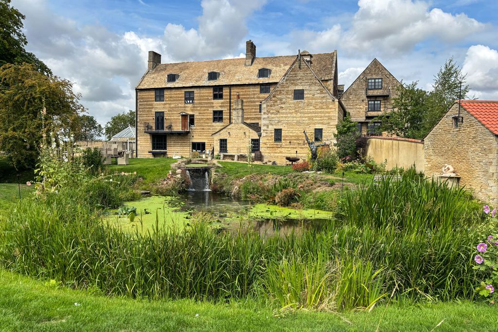 The Dragonfly Estate Cambridgeshire Olivers Travels 1