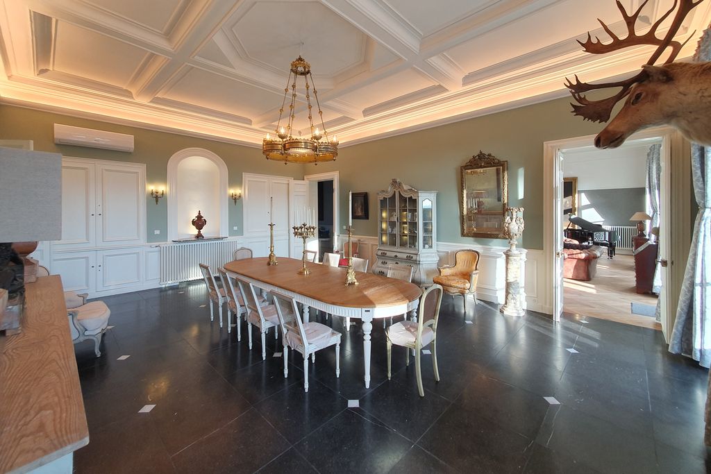 Chateau Charles Henri OliversTravels 4