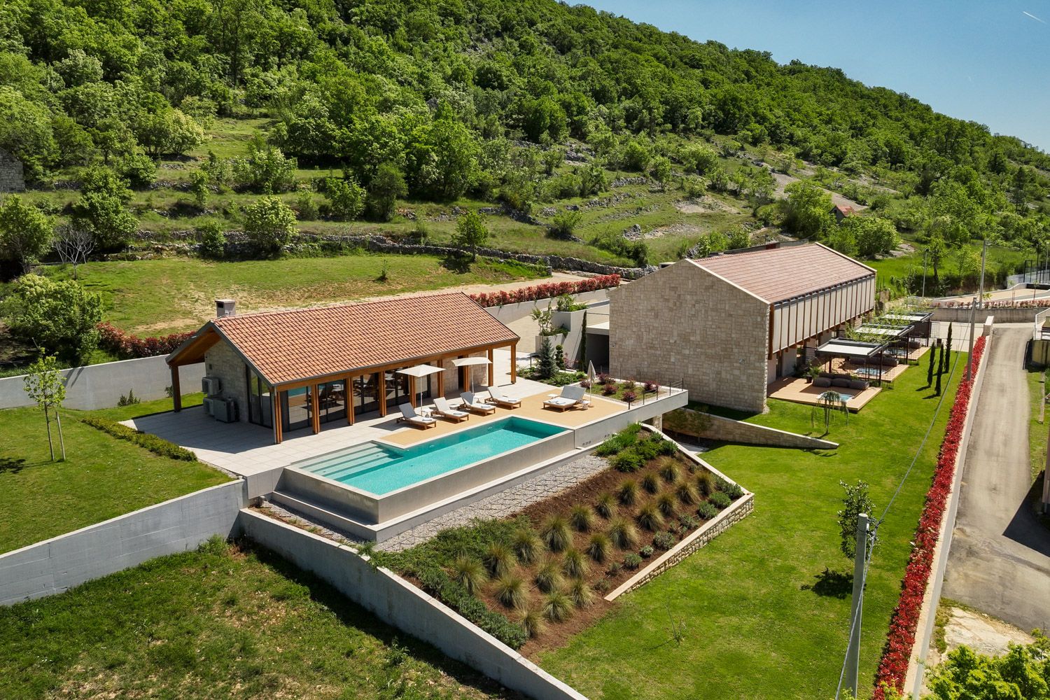 Villa More & Mir