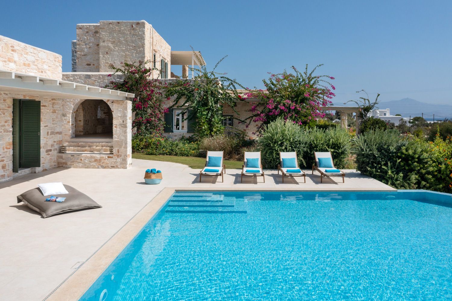 Villa Cressida
