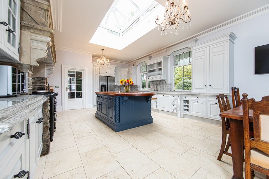 Pendragon Manor Wales Olivers Travels 4