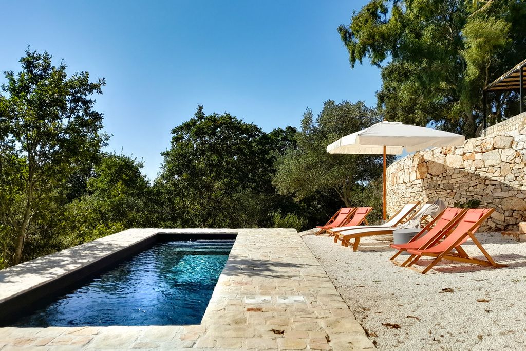 Trulli Di Erinaceo Puglia Olivers Travels1