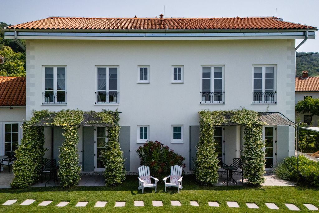 Estate Vinovera Alpine OliversTravels 1