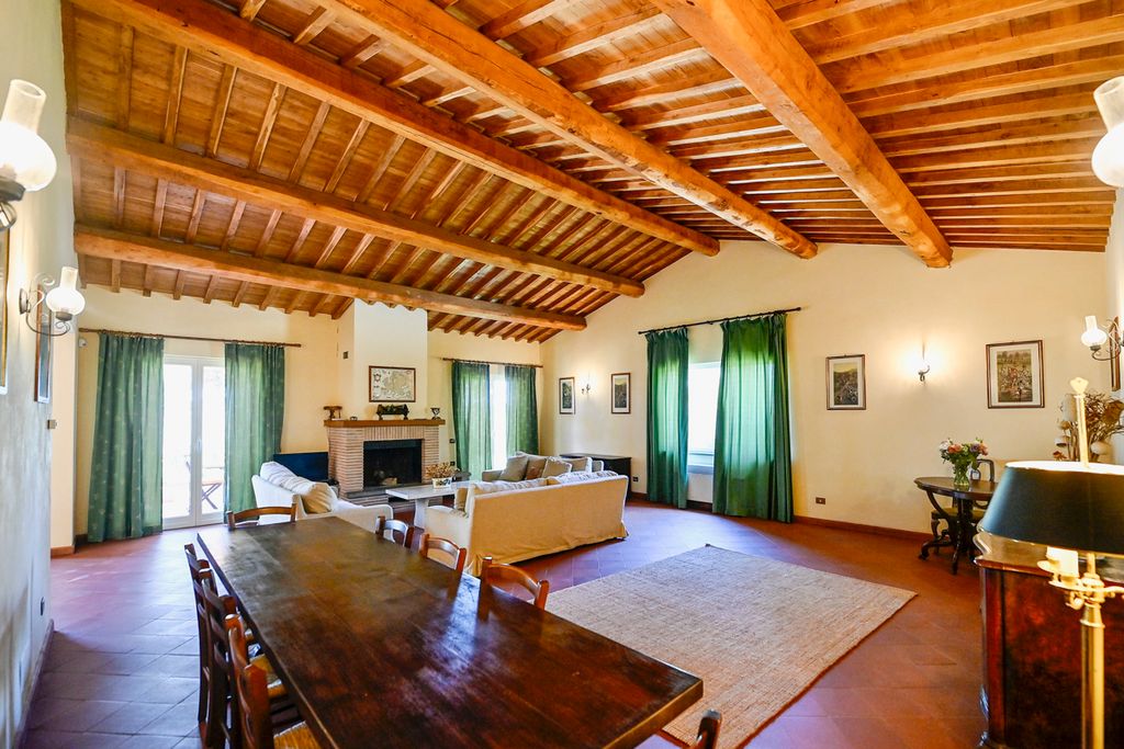 Villa Rovani Lazio Olivers Travels4