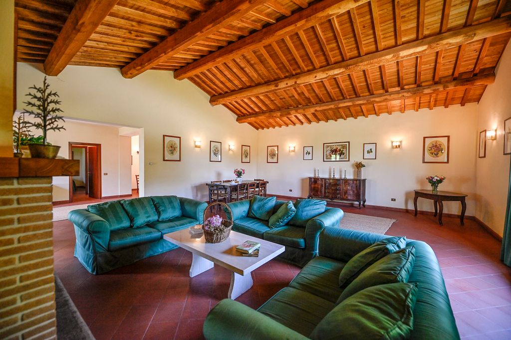 Villa Rovani Lazio Olivers Travels3