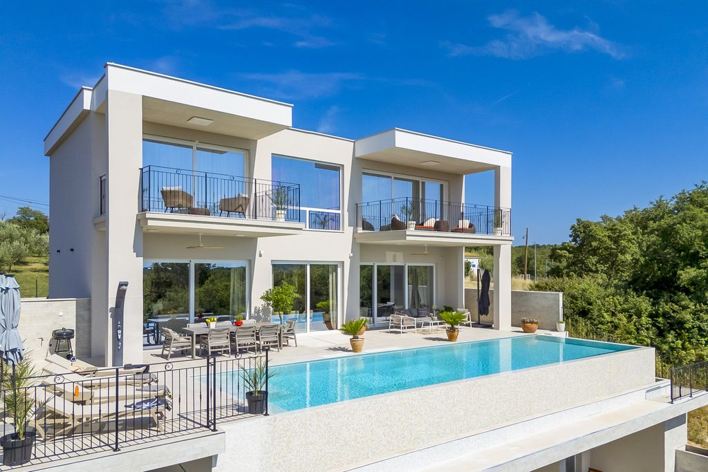 Villa Vista Imperia Istria OliversTravels 1