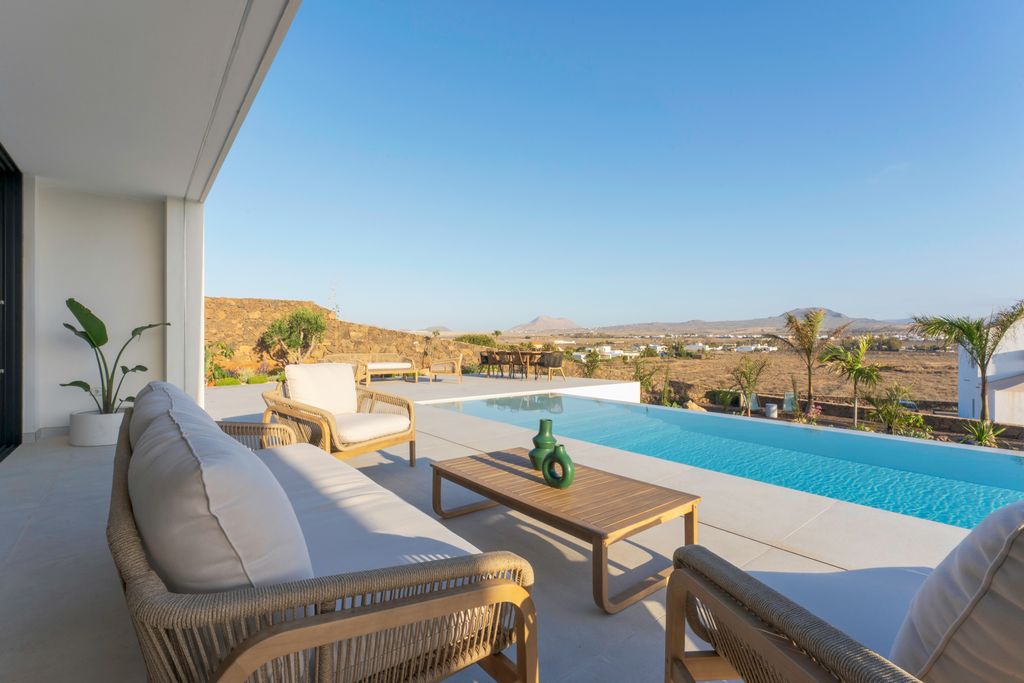 Villa Majanicho OliversTravels 2