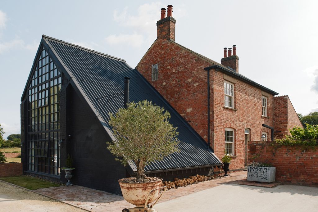 Buttercup Farmhouse UK OliversTravels 16