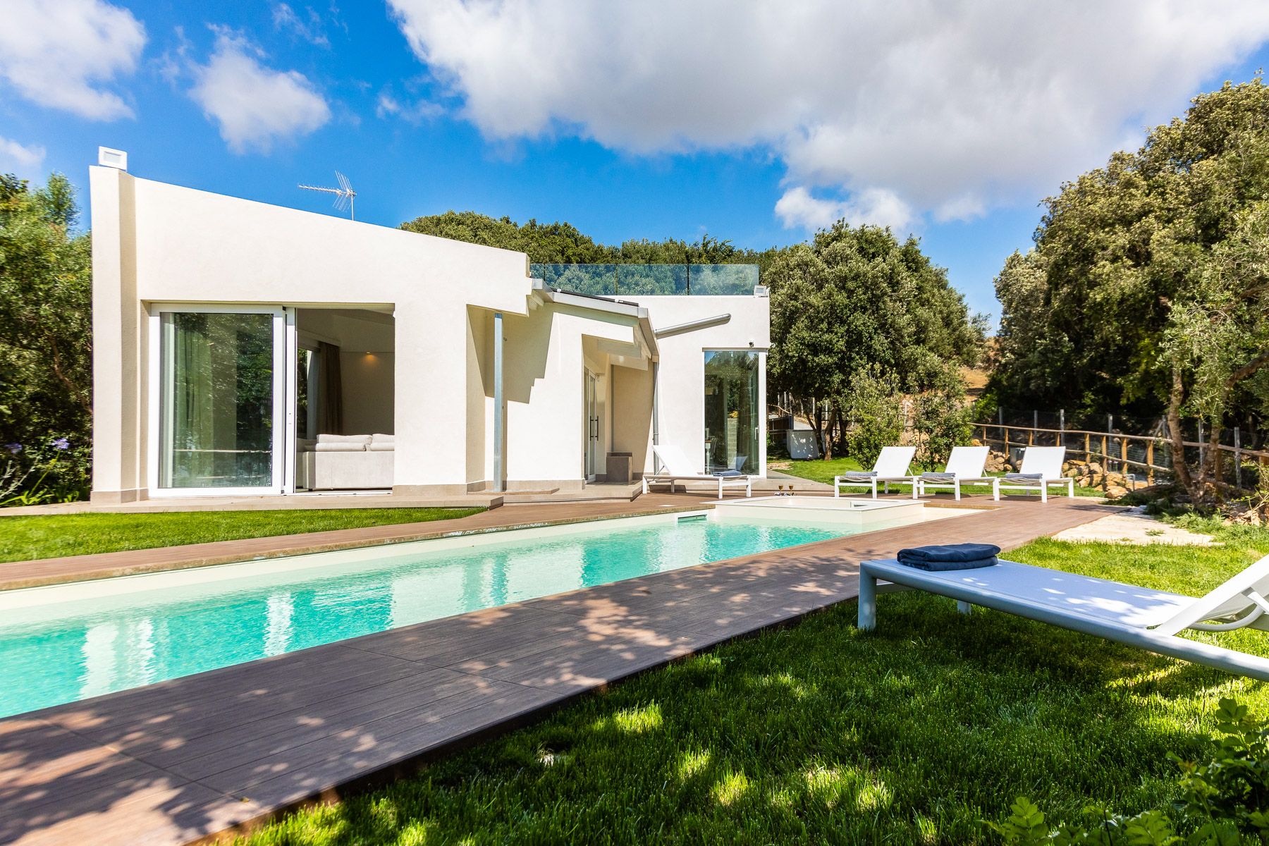Villa Domizzia Sicily OliversTravels 1