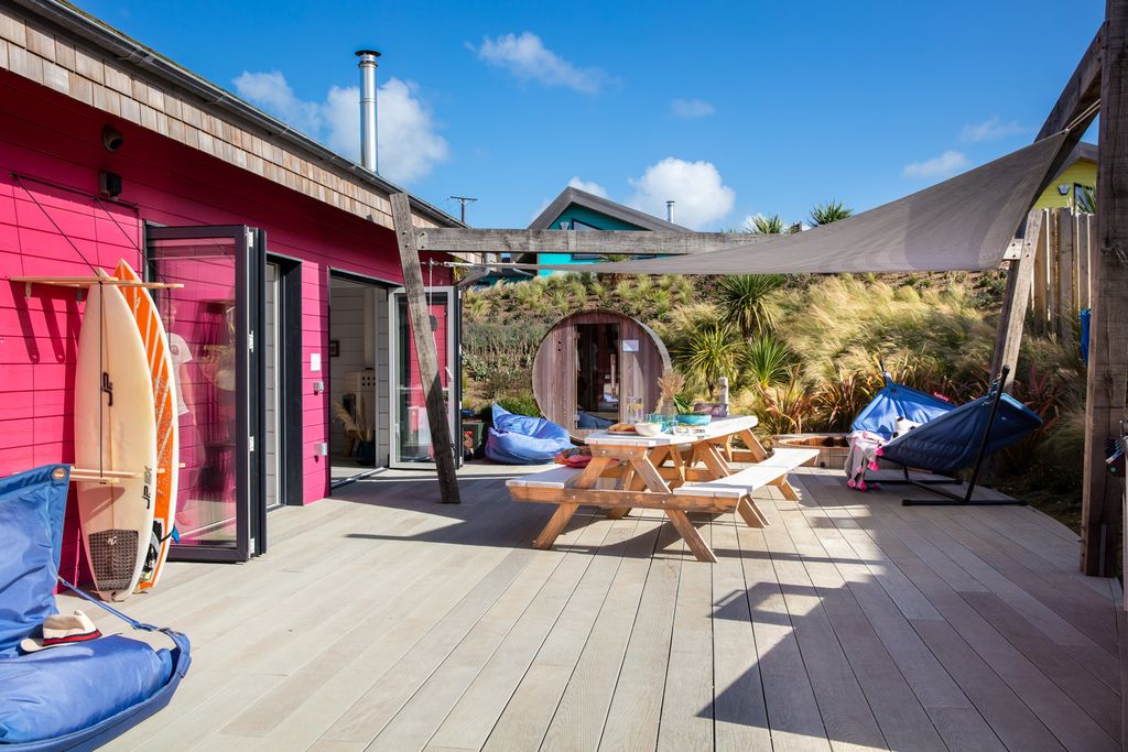Cove Retreat Cornwall Olivers Travels 1
