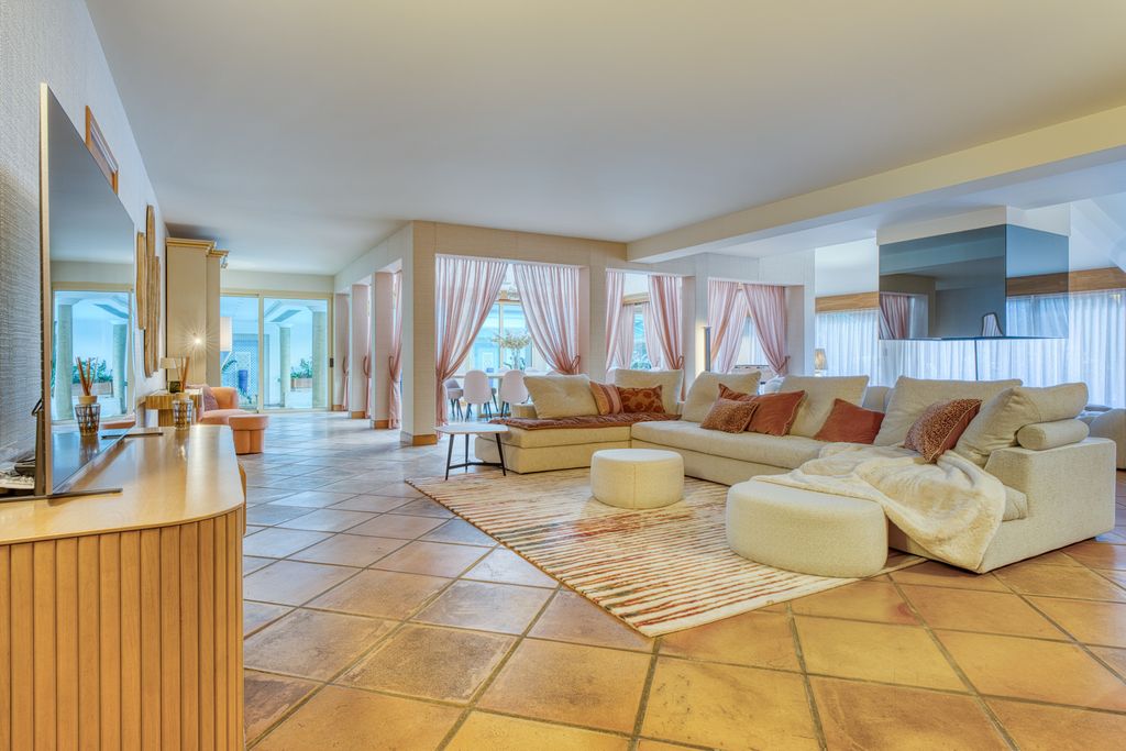 Villa du Soleil Couchant France OliversTravels 4