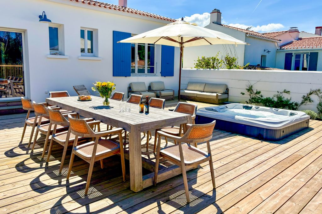 Bleu Marine France OliversTravels 2