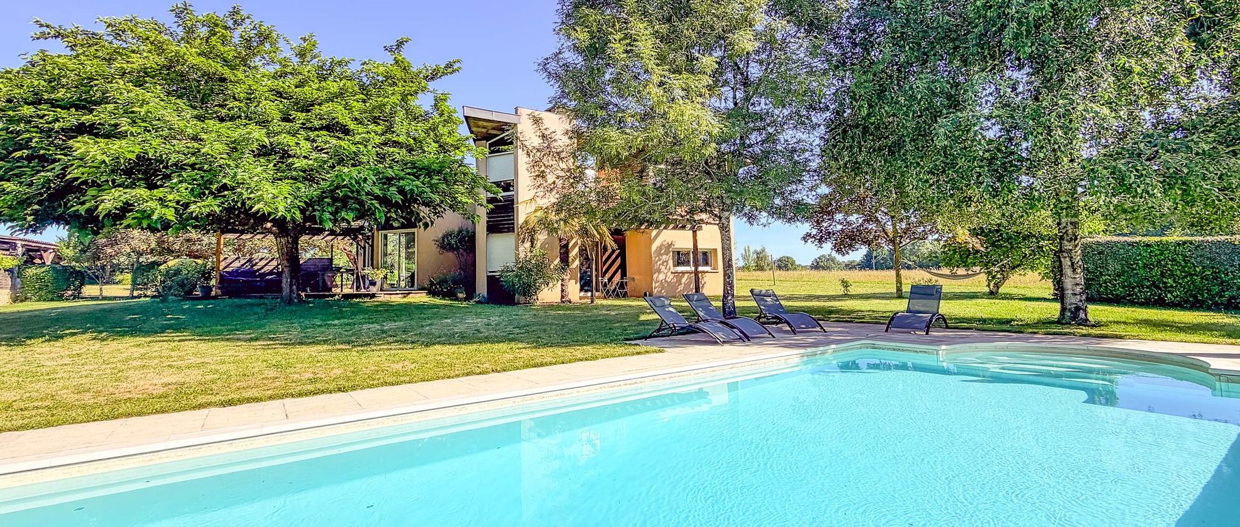 Hero Maison Jardin OliversTravels 01