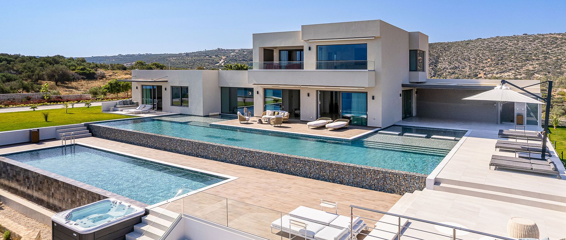Hero Villa Evthea OliversTravels