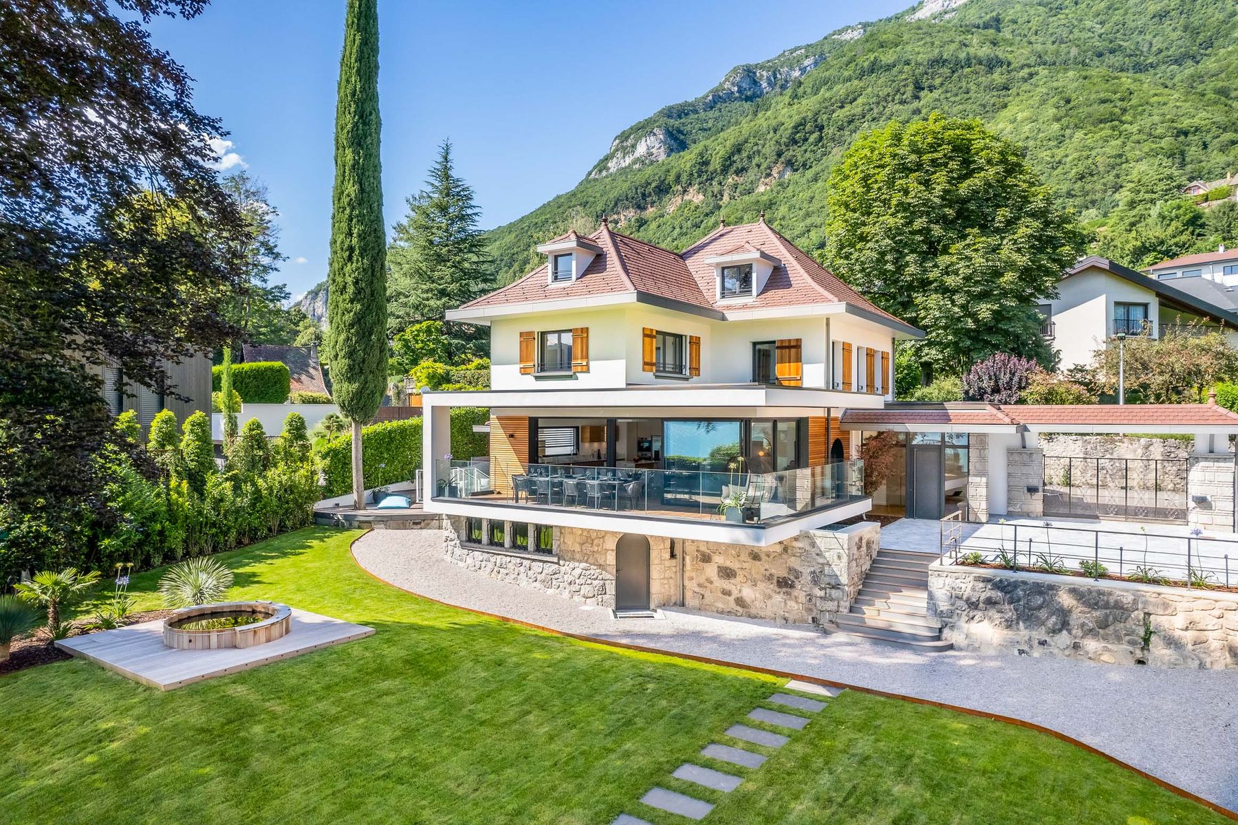 Villa des Rives Annecy OliversTravels 01