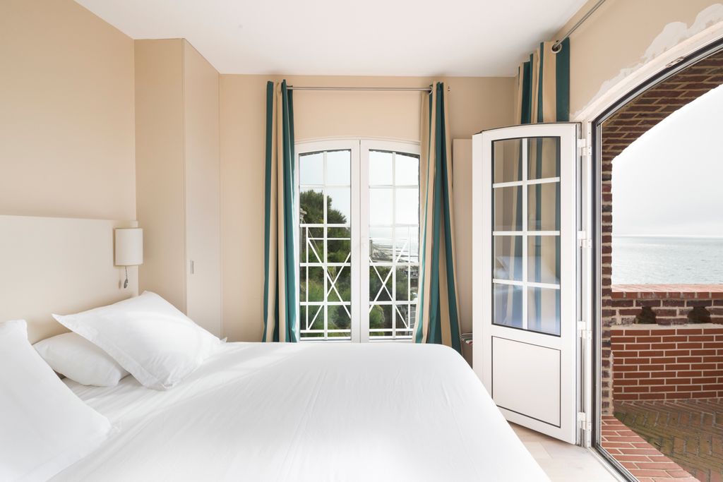 La Tour Normandy Olivers Travels4
