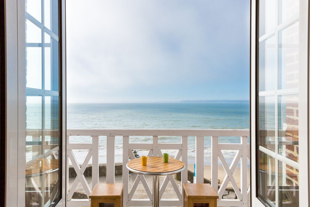 La Tour Normandy Olivers Travels 1