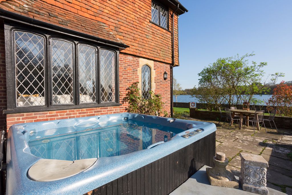 Waterside House Sussex East Olivers Travels 2