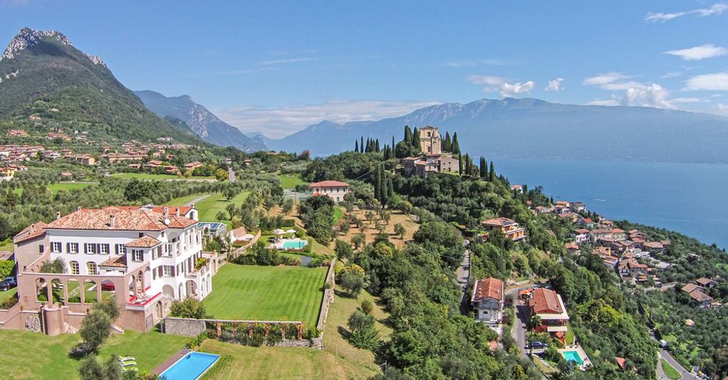 Villa Storia Estate Itlian Lakes Olivers Travels 1